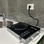 Bllok: Cozy Stay, 24/7 Self Check-in *
