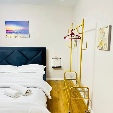 Bllok: Cozy Stay, 24/7 Self Check-in * Tirana