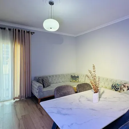 Apartment Bllok: Cozy Stay, 24/7 Self Check-in Tirana
