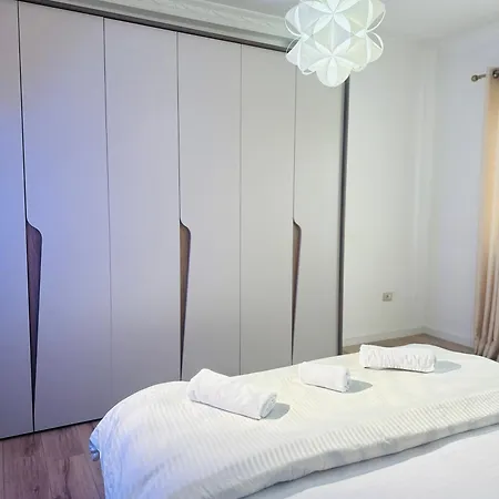 Bllok: Cozy Stay, 24/7 Self Check-in Tirana