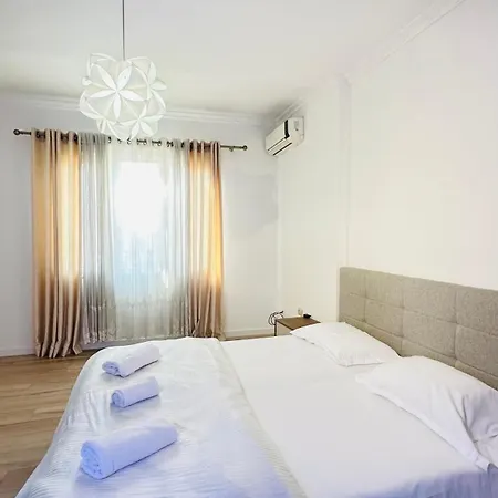Bllok: Cozy Stay, 24/7 Self Check-in Apartment