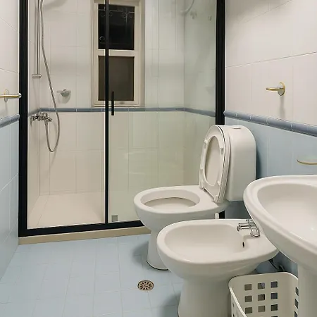 Bllok: Cozy Stay, 24/7 Self Check-in *