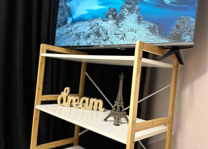 Bllok: Cozy Stay, 24/7 Self Check-in Daire Tiran